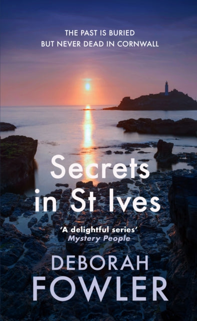 Secrets in St Ives : Cosy crime on the Cornish coast - 9780749031091